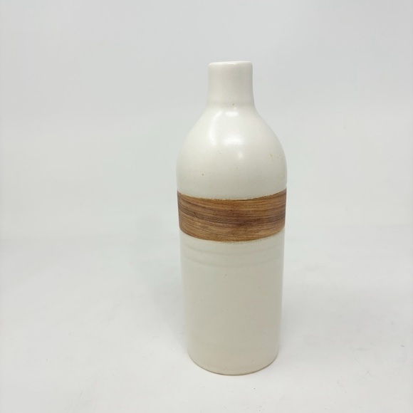 FAH Hand Thrown Oil Cruet Pottery Signed 8.5” X 2.75” Ivory Wood Grain - Picture 3 of 6